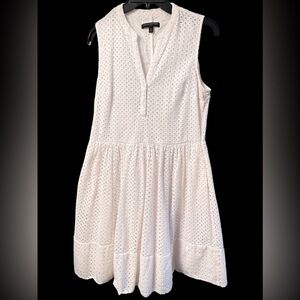 Banana Republic White Eyelet Lace Fit n Flare Dress Womens 10 V neck Sleeveless